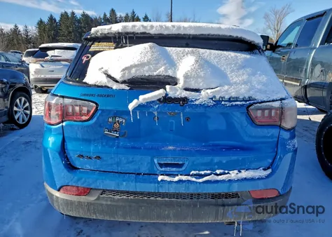 2021 Jeep Compass Latitude z USA, uszkodzony, nr VIN 3C4NJDBB3MT551539